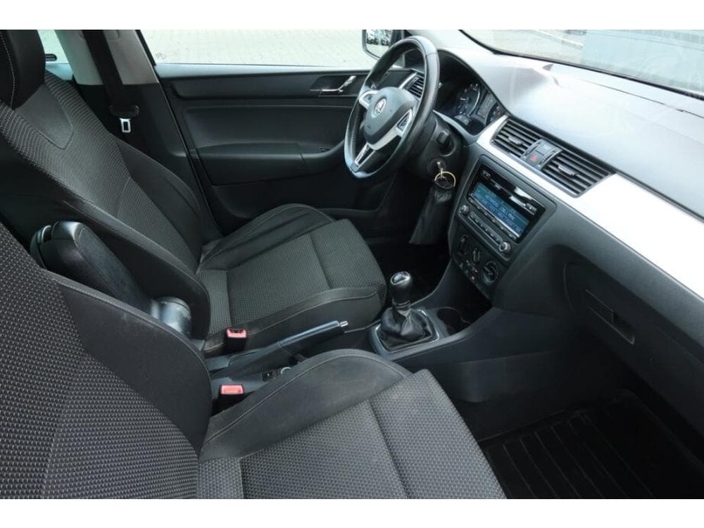 2014 Škoda RAPID - 15