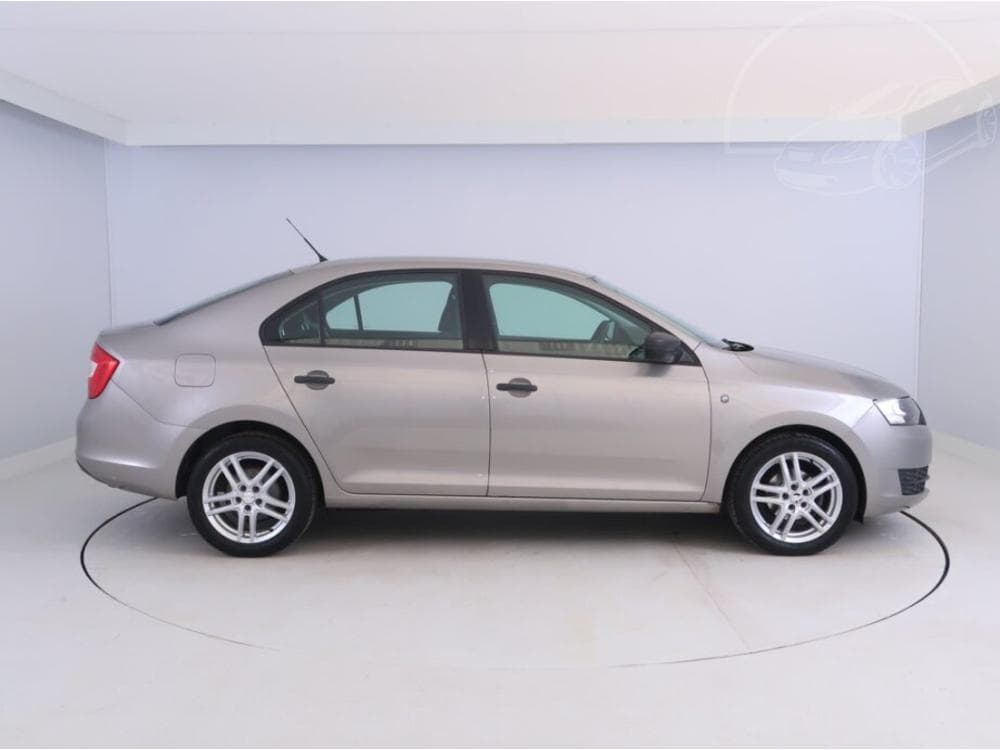 2013 Škoda RAPID - 11