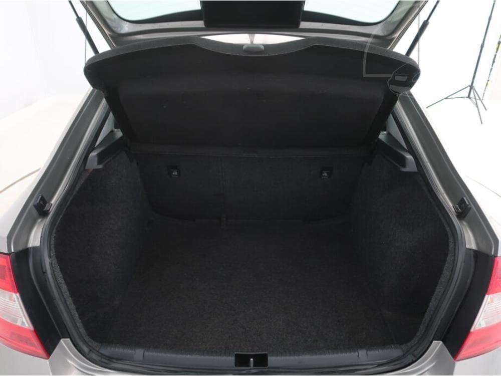2013 Škoda RAPID - 25