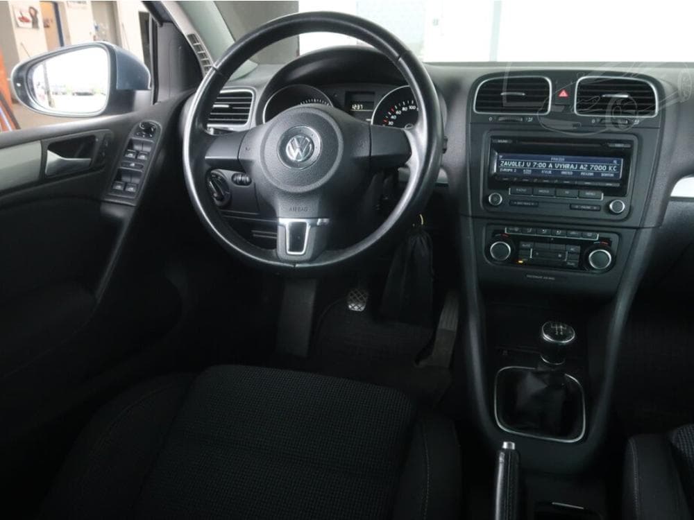 2011 Volkswagen GOLF - 9