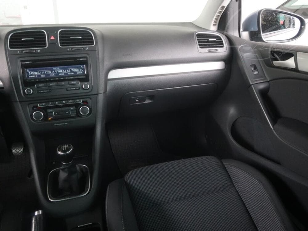 2011 Volkswagen GOLF - 11
