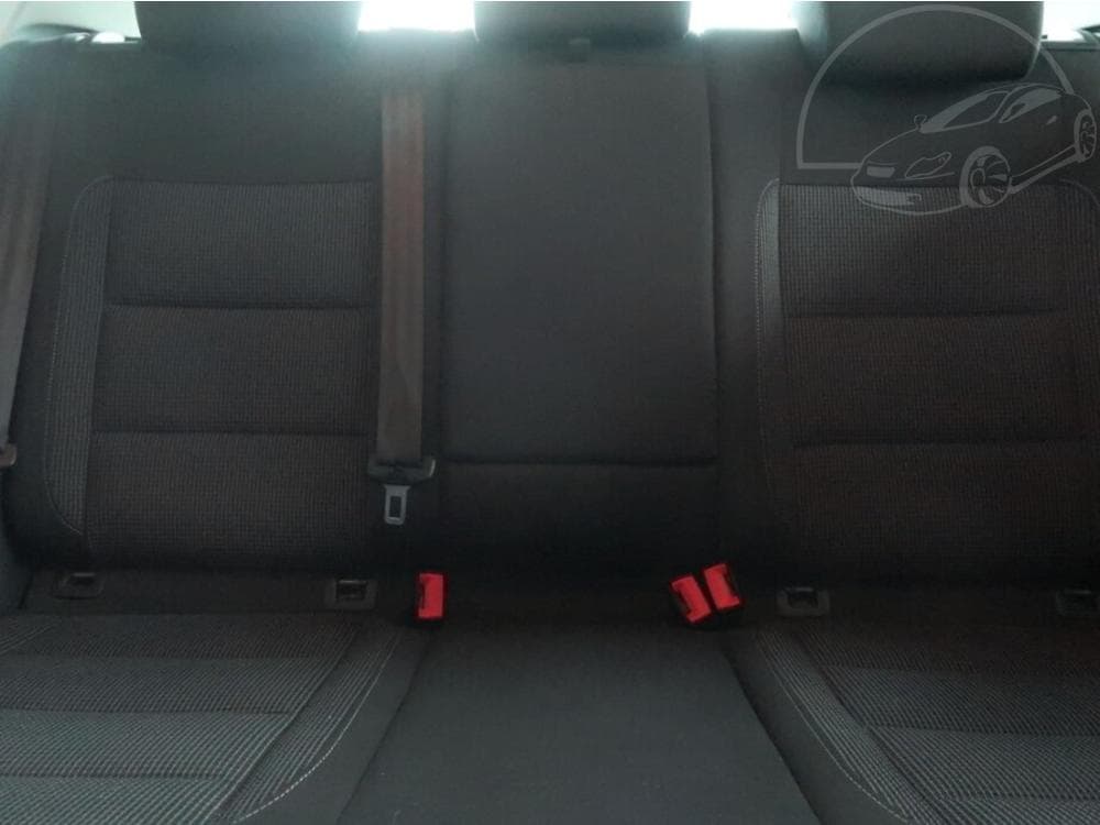 2011 Volkswagen GOLF - 15