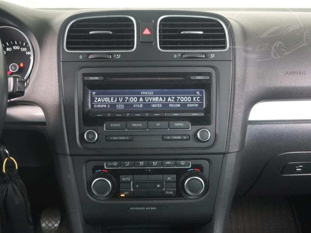 2011 Volkswagen GOLF - 19