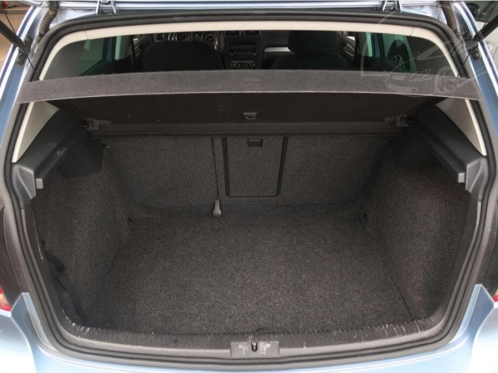 2011 Volkswagen GOLF - 21
