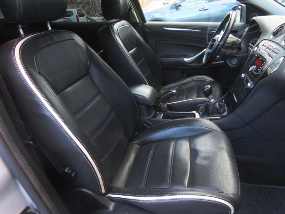 2011 Ford MONDEO - 9