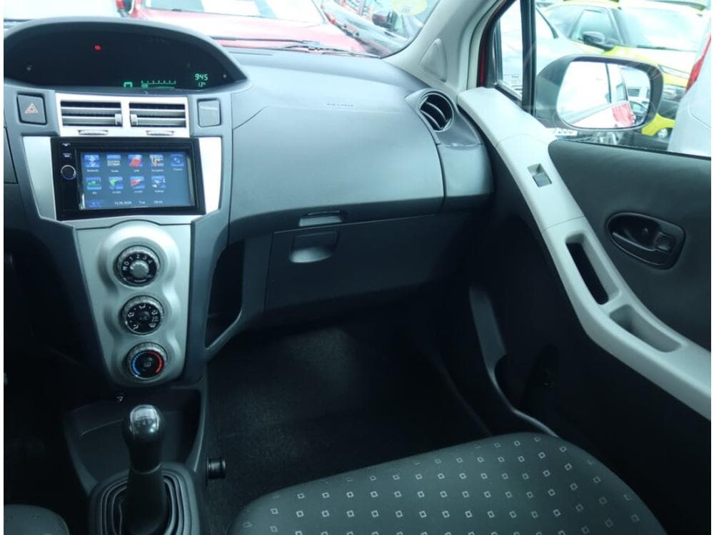 2007 Toyota YARIS - 8