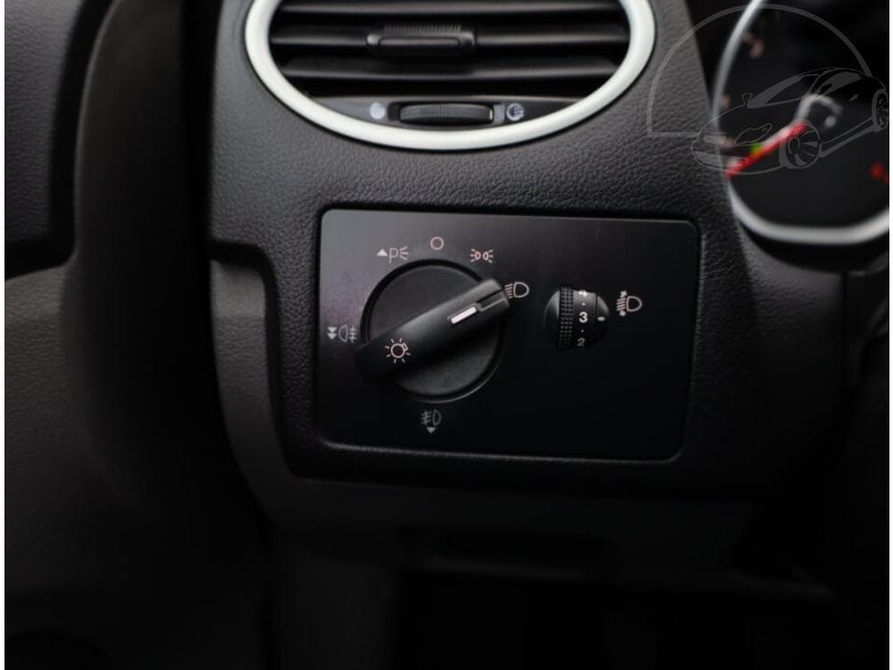 2008 Ford FOCUS - 12