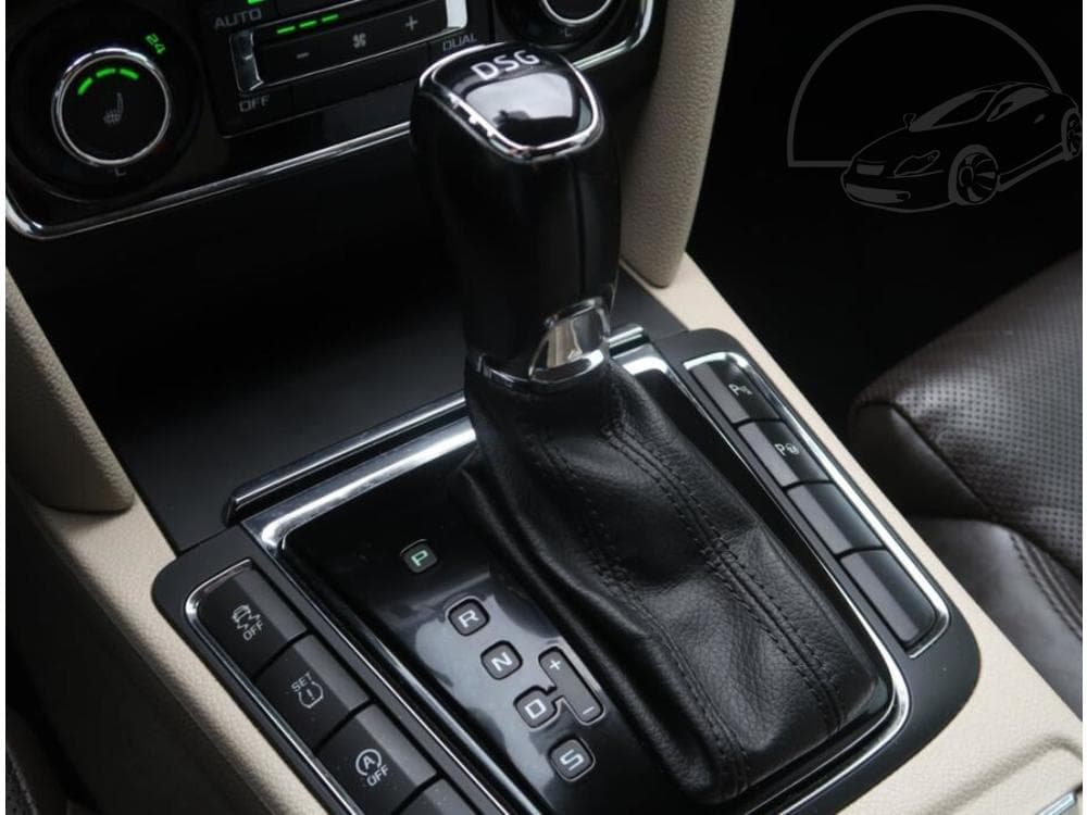 2013 Škoda SUPERB - 13