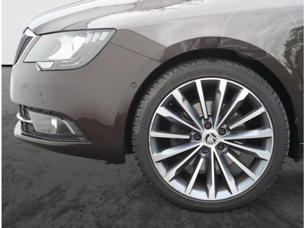 2013 Škoda SUPERB - 15