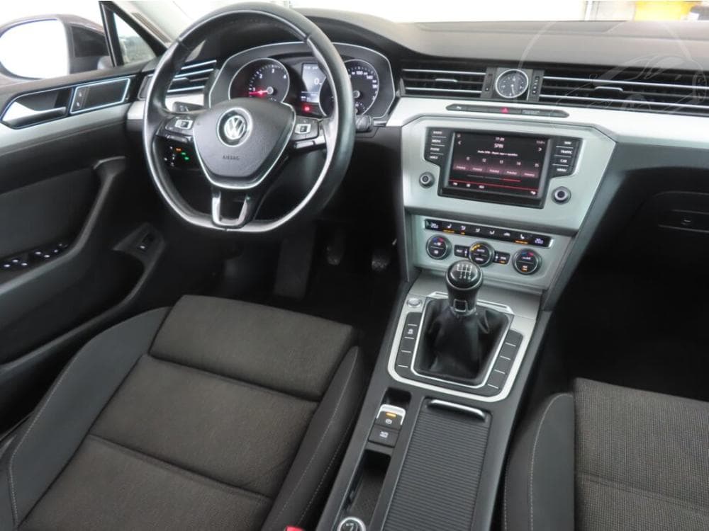 2015 Volkswagen PASSAT - 7