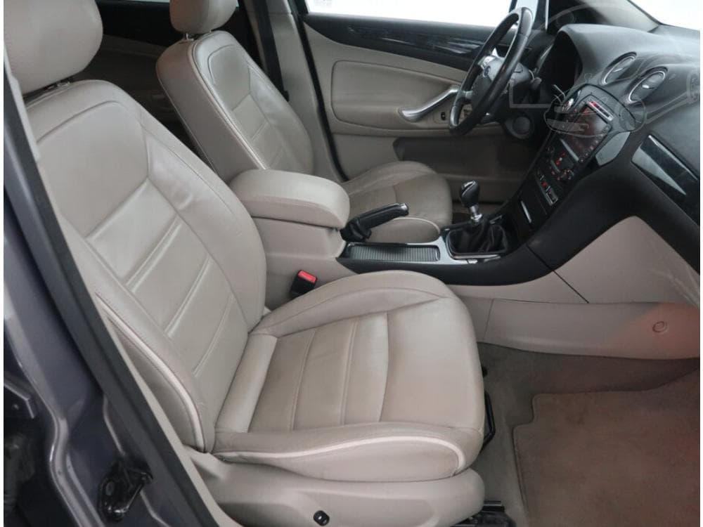 2011 Ford MONDEO - 9