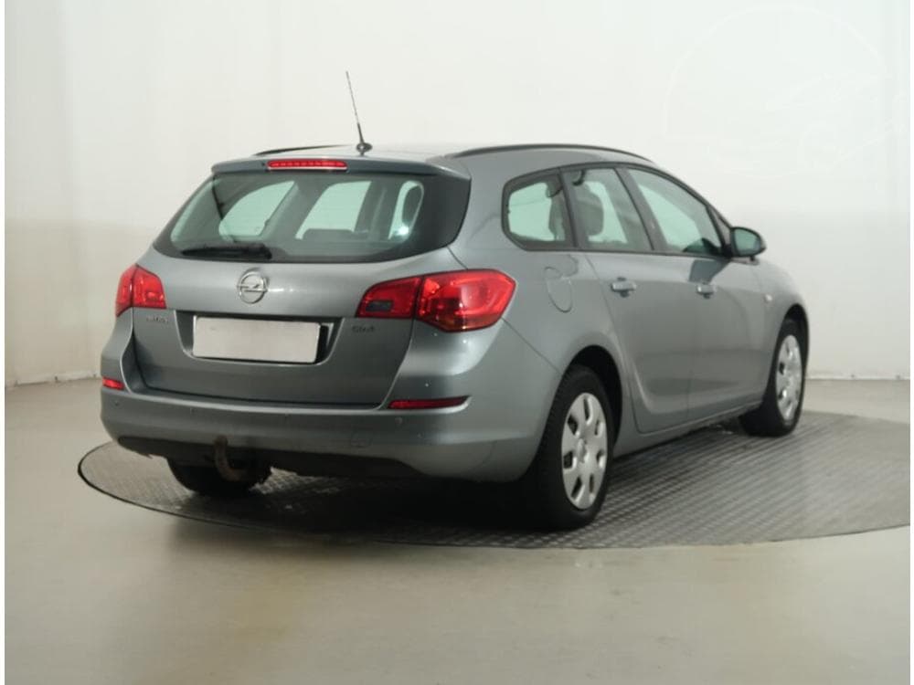 2011 Opel ASTRA - 5
