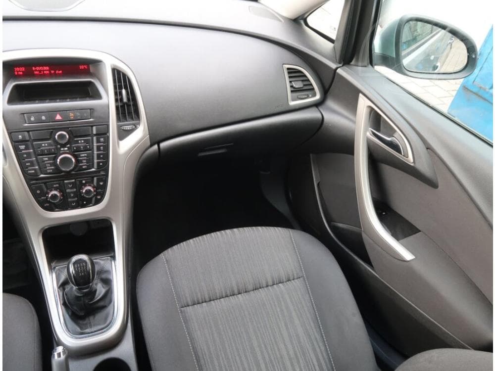 2011 Opel ASTRA - 8