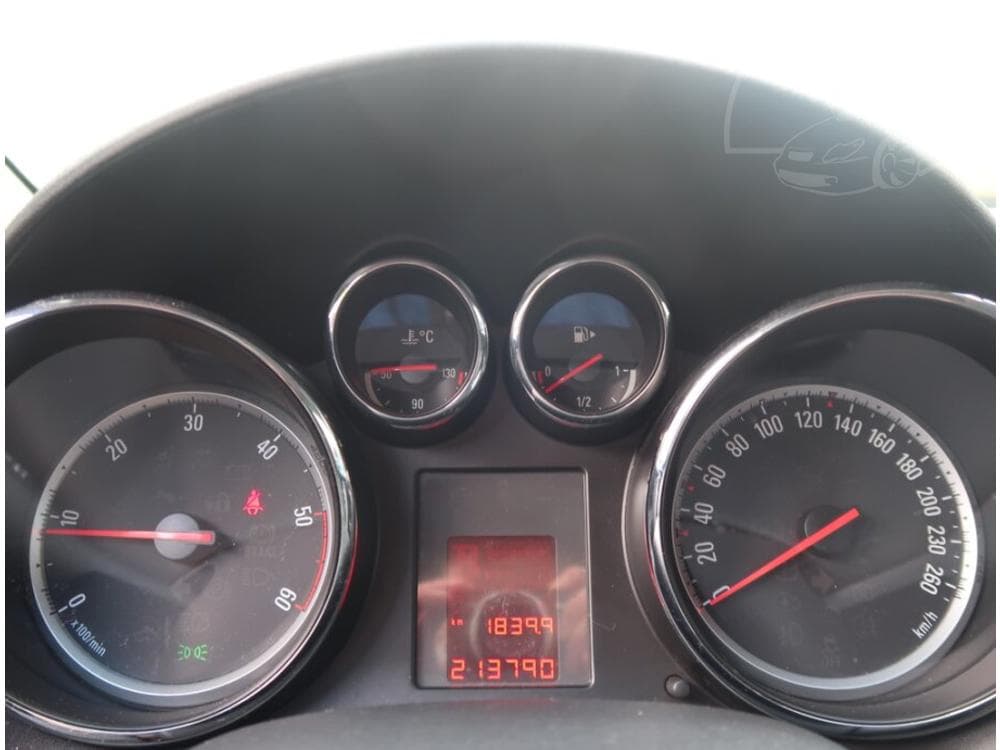 2011 Opel ASTRA - 11