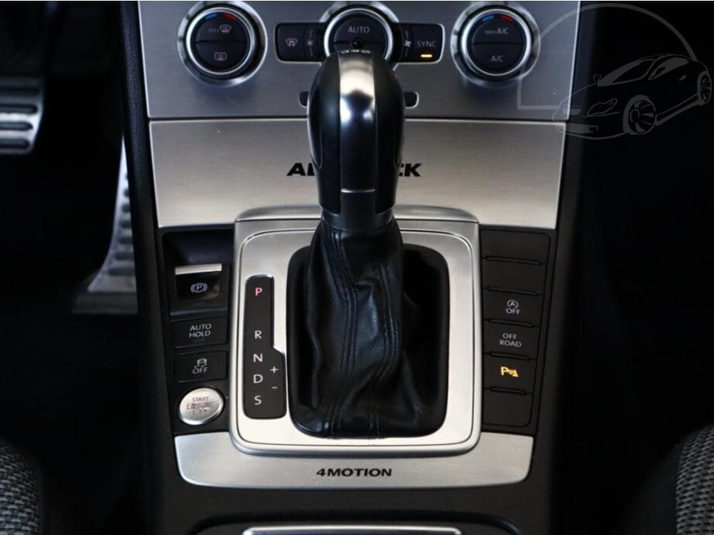 2013 Volkswagen PASSAT - 11