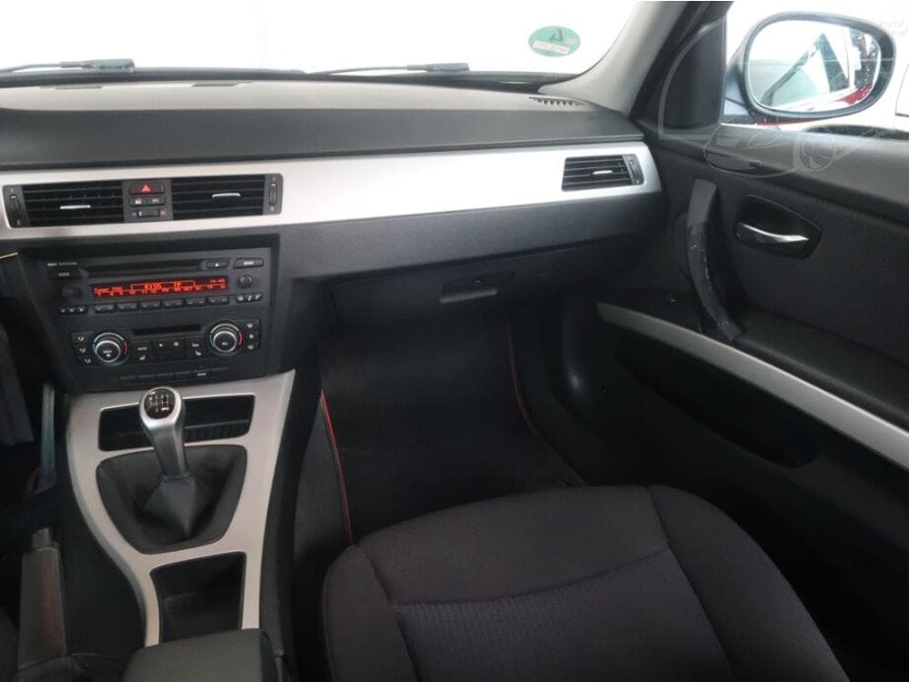 2009 BMW 3-SERIES - 15
