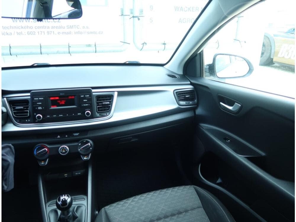 2020 Kia RIO - 15