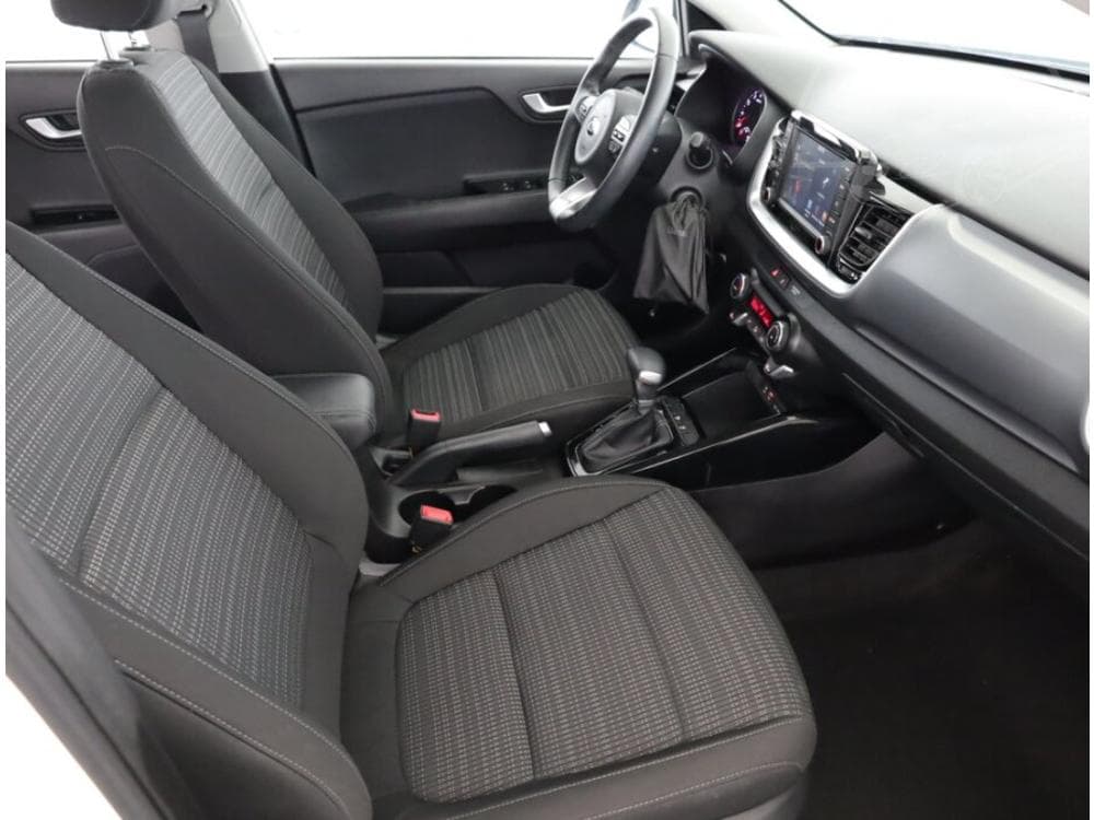 2020 Kia STONIC - 7