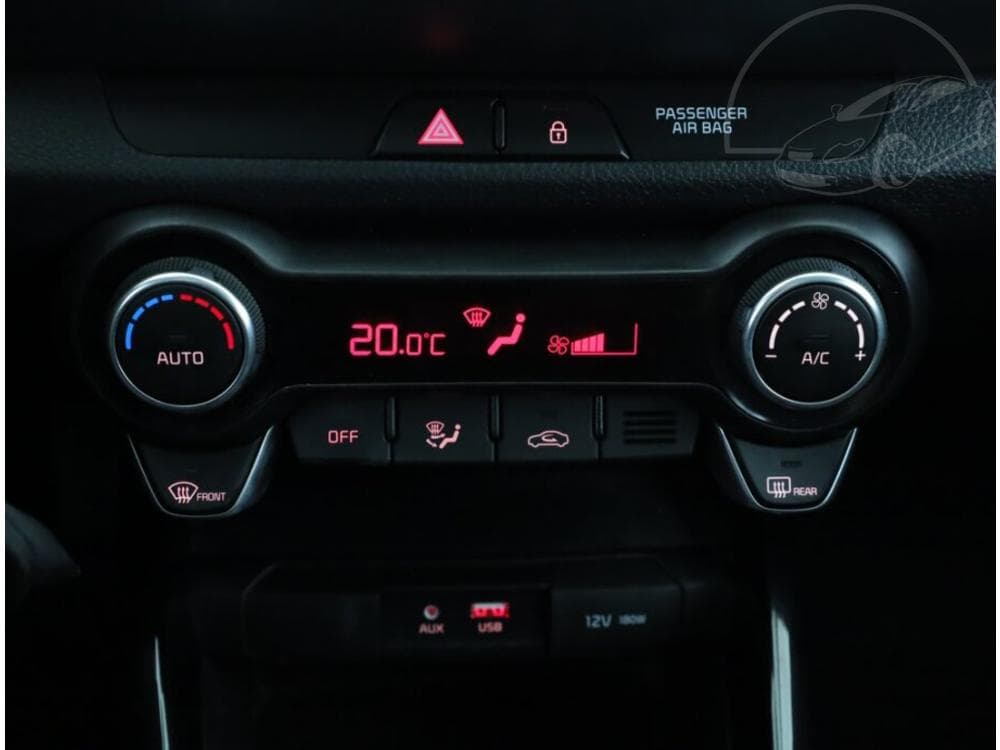 2020 Kia STONIC - 12