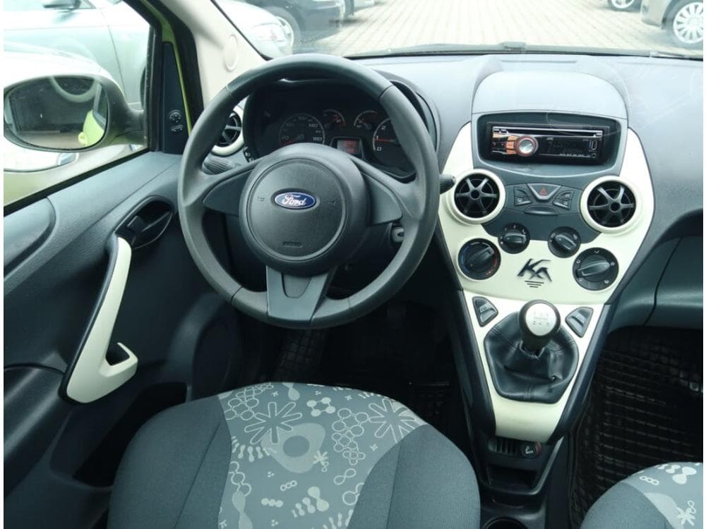 2011 Ford KA - 19