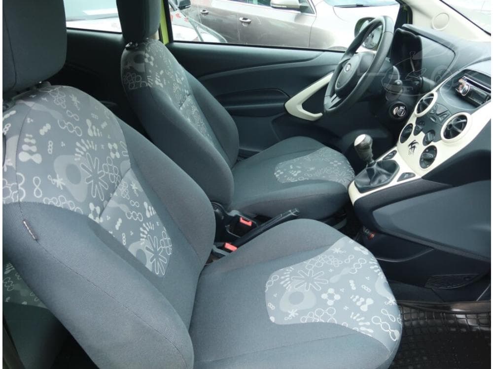 2011 Ford KA - 25