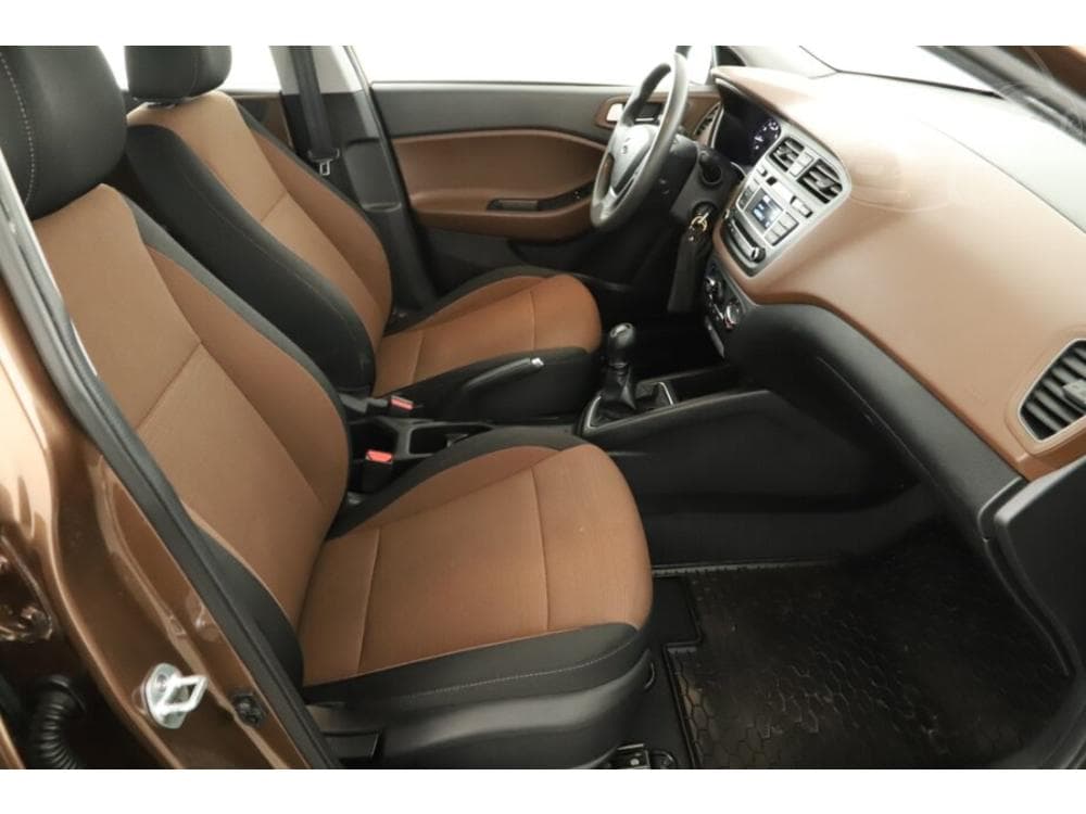 2016 Hyundai i20 - 13