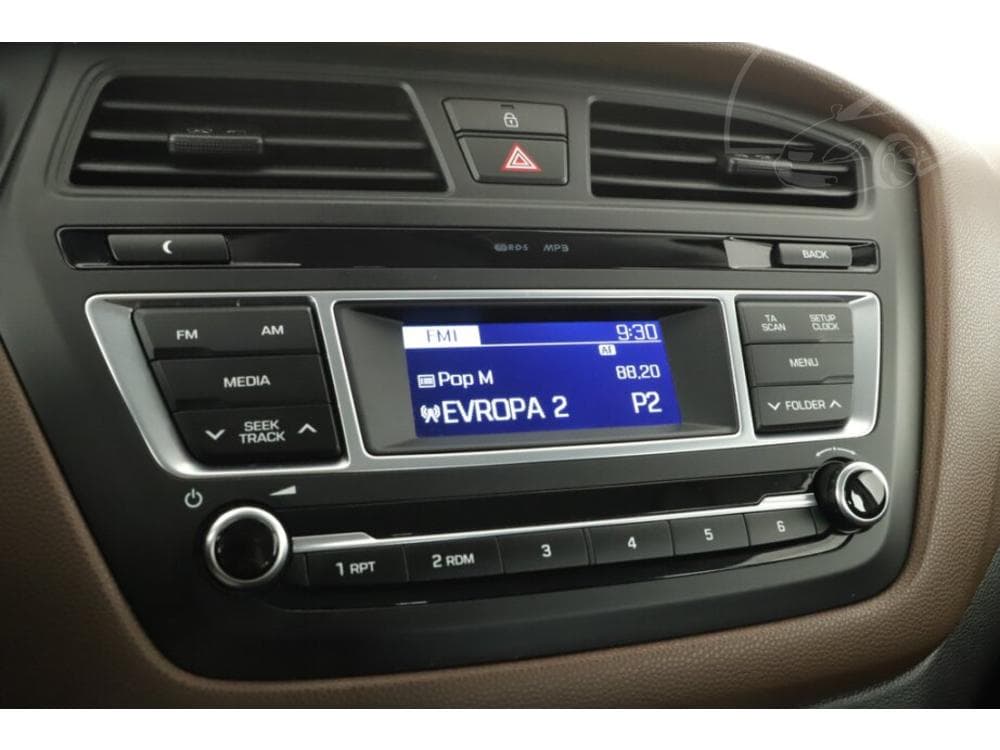 2016 Hyundai i20 - 17