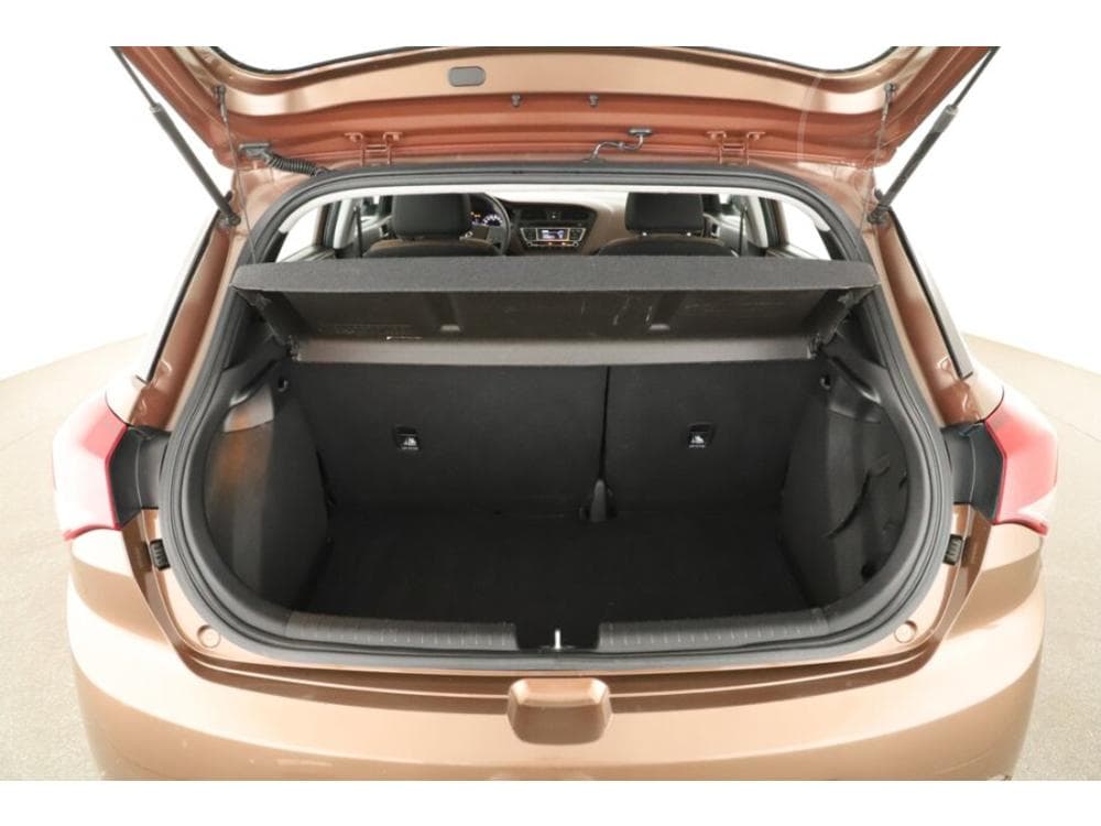 2016 Hyundai i20 - 23