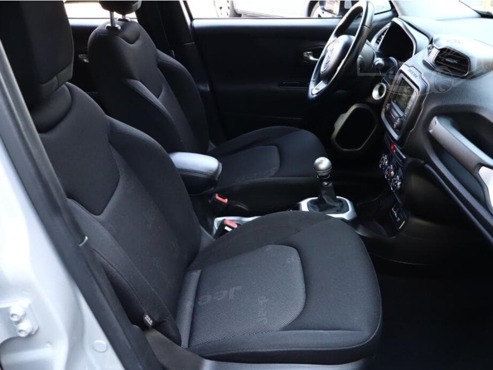 2014 Jeep RENEGADE - 13