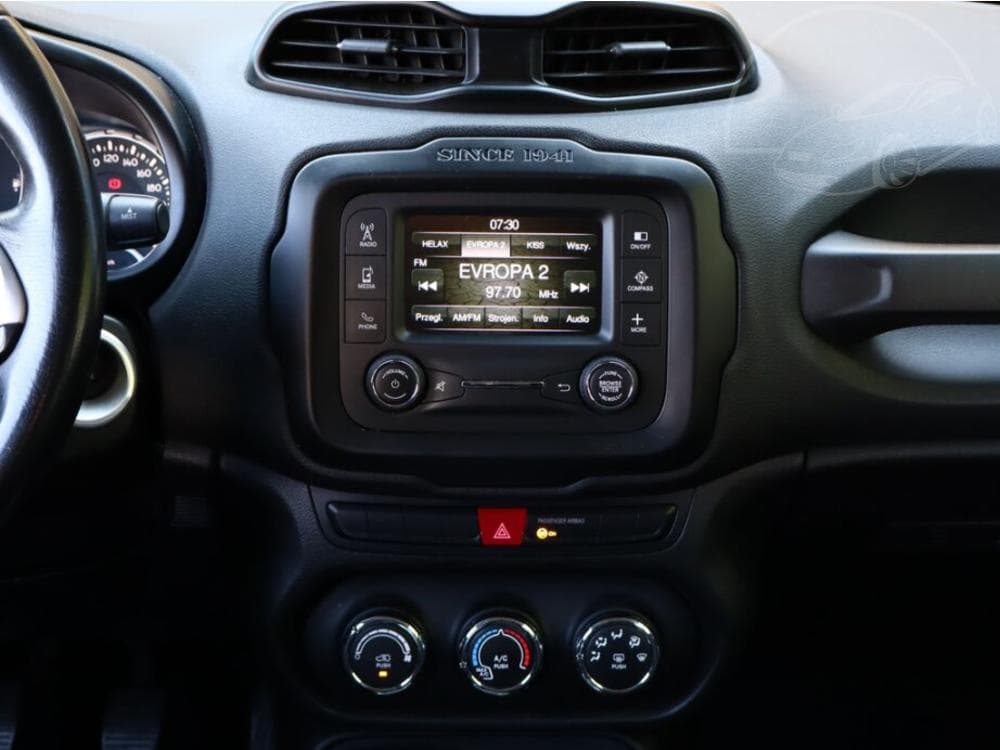 2014 Jeep RENEGADE - 19