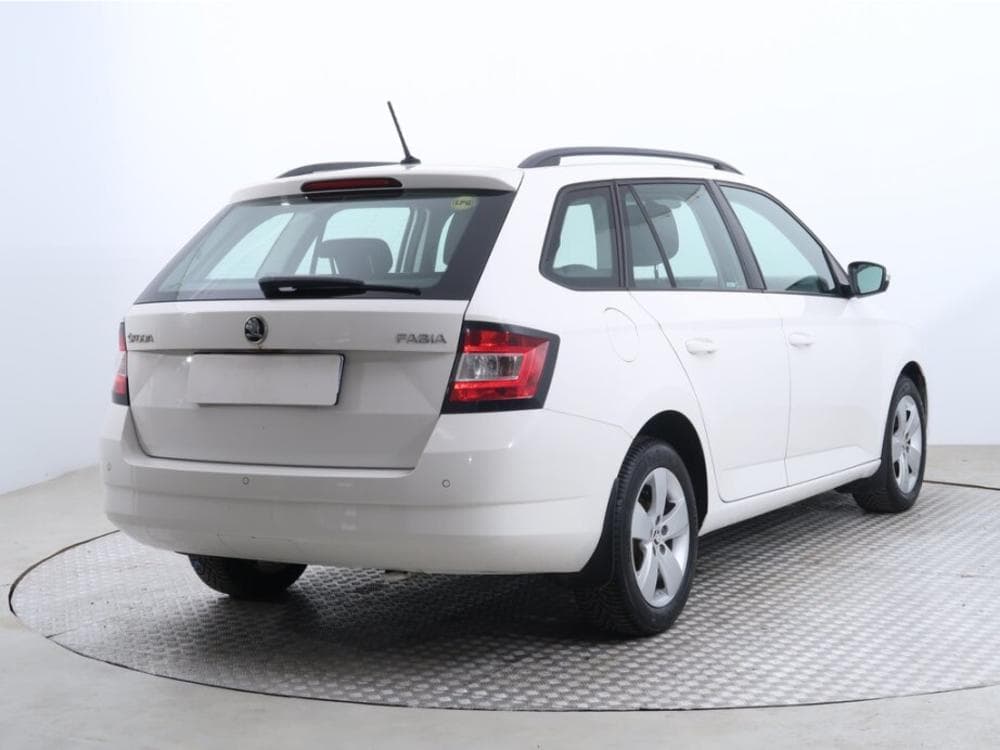 2016 Škoda FABIA - 9