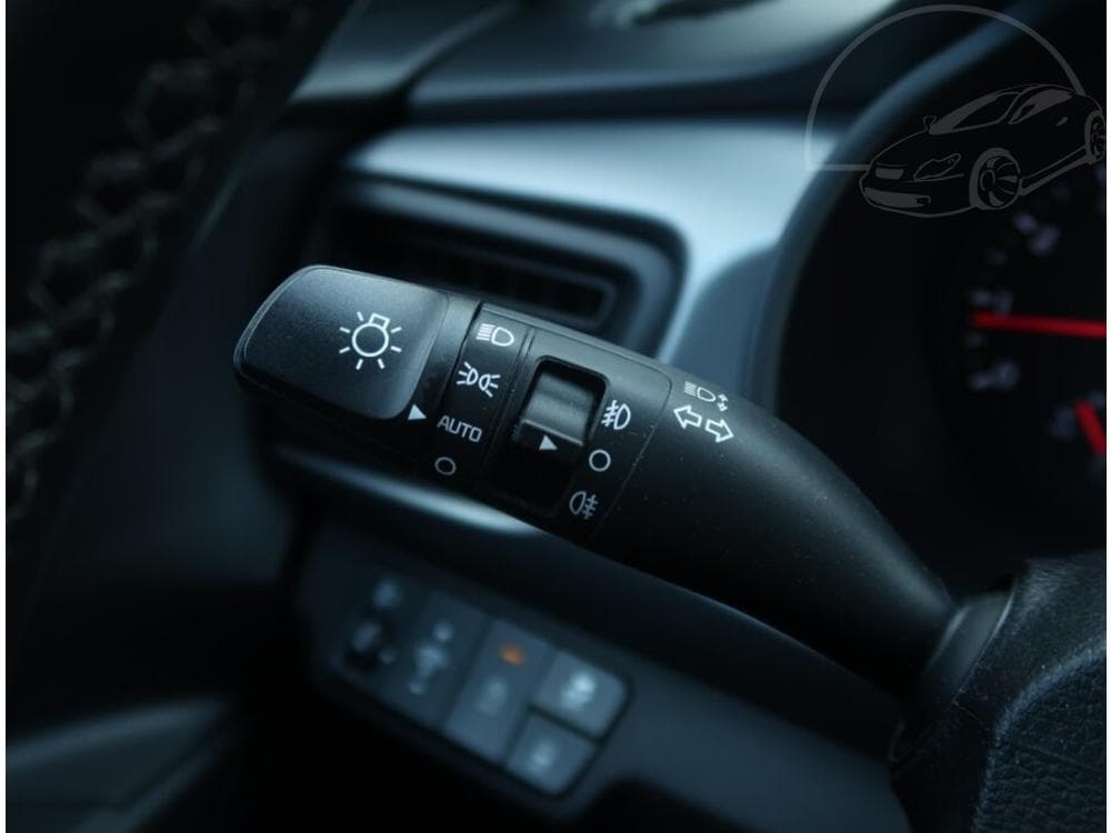 2020 Kia RIO - 27