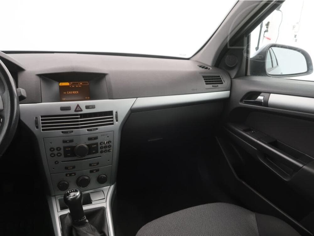 2010 Opel ASTRA - 8