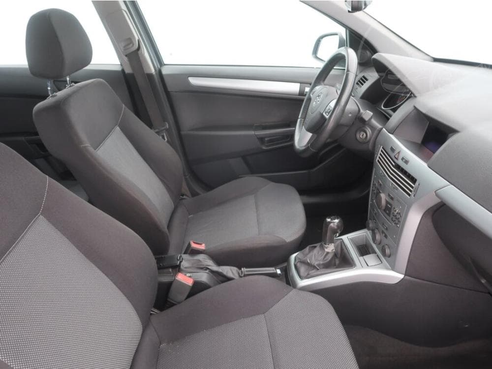 2010 Opel ASTRA - 9