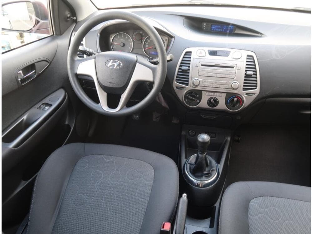 2010 Hyundai i20 - 7