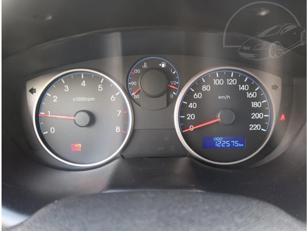 2010 Hyundai i20 - 11