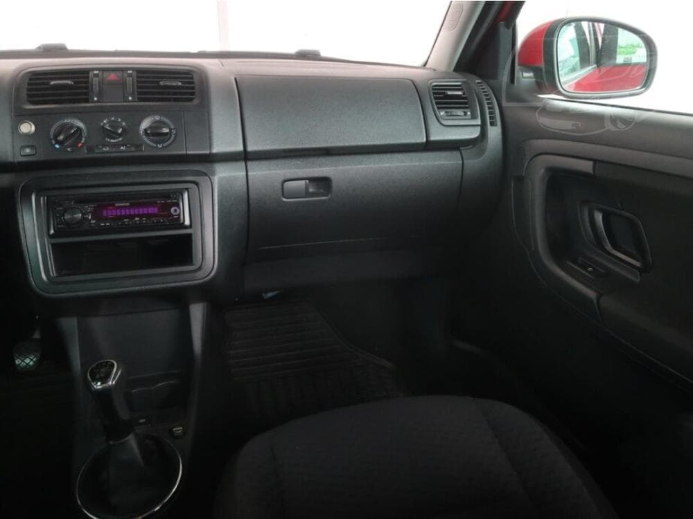 2010 Škoda FABIA - 8