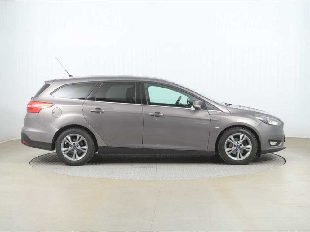 2015 Ford FOCUS - 11