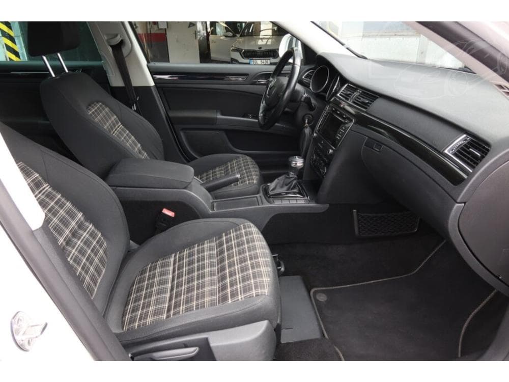 2012 Škoda SUPERB - 17