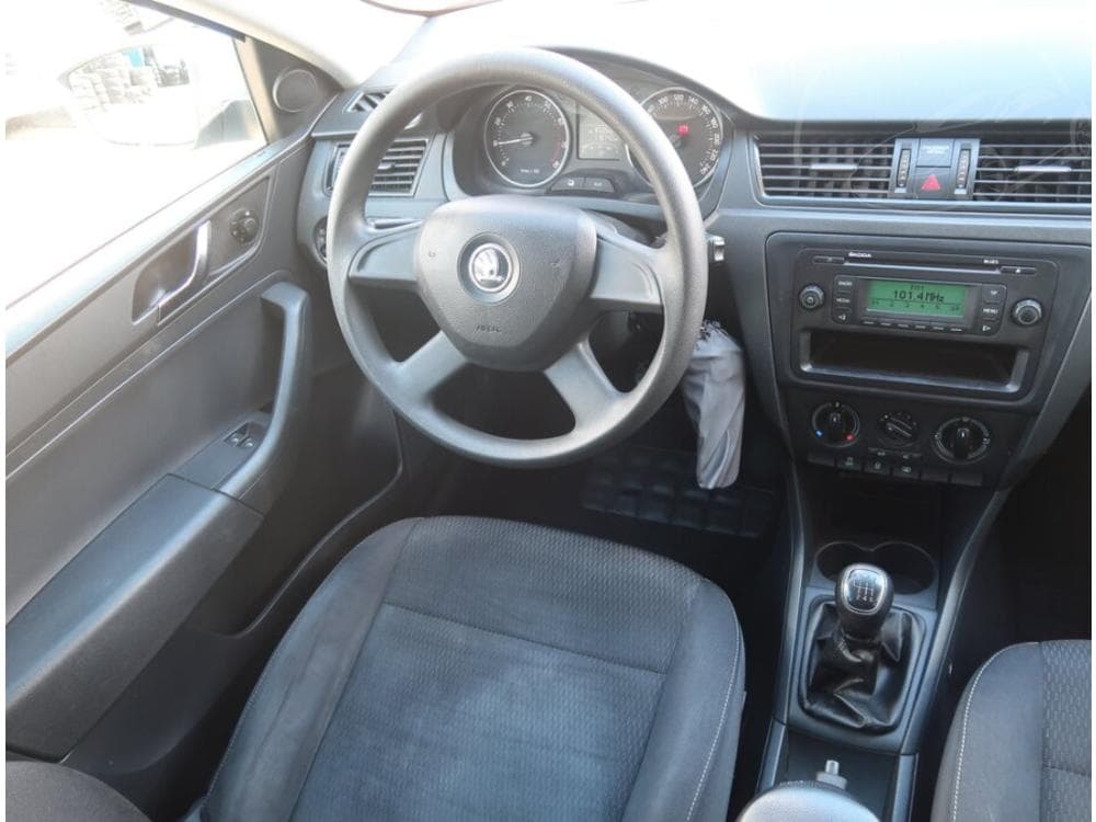 2012 Škoda RAPID - 13