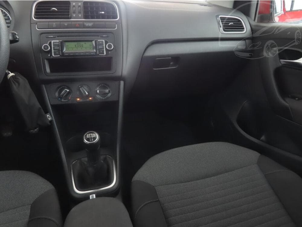 2010 Volkswagen POLO - 8