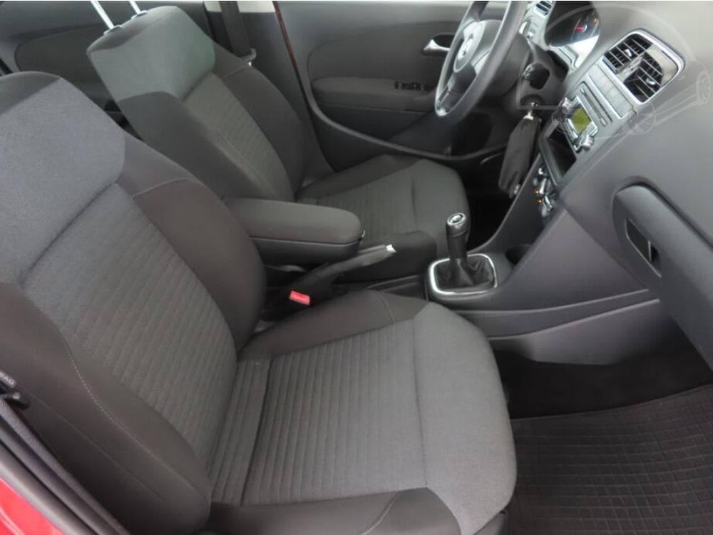2010 Volkswagen POLO - 9