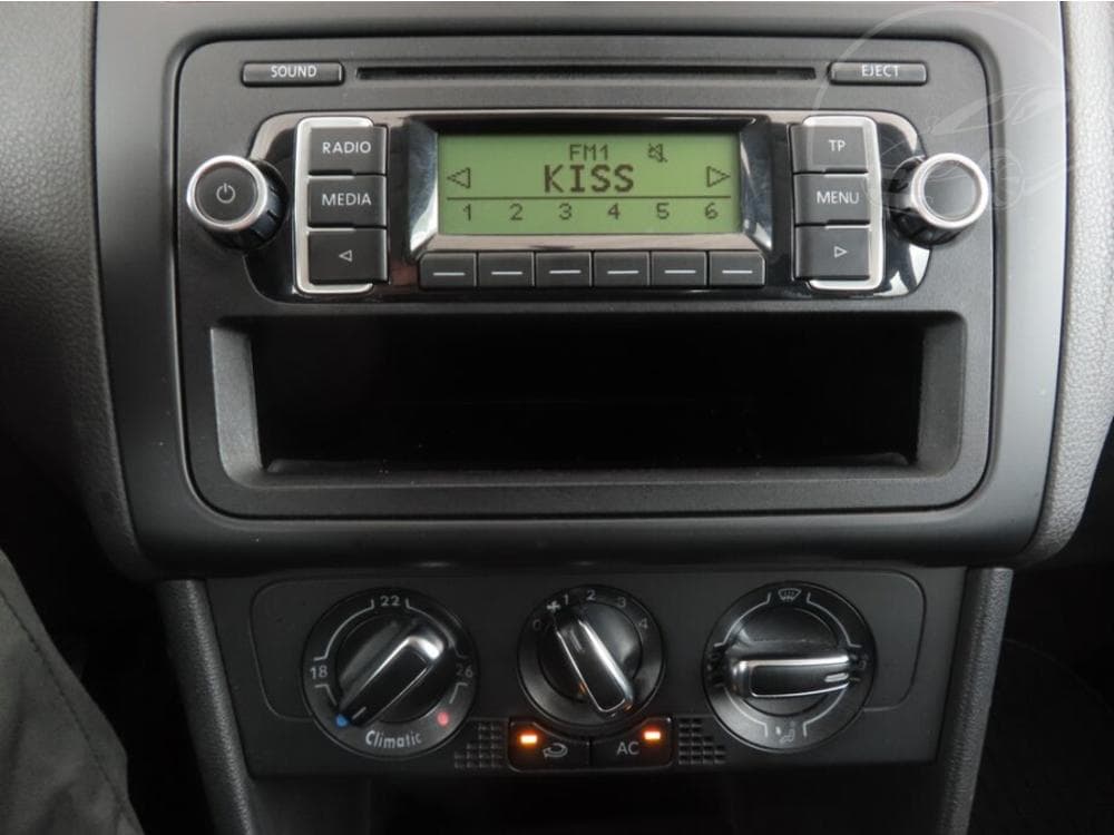 2010 Volkswagen POLO - 12