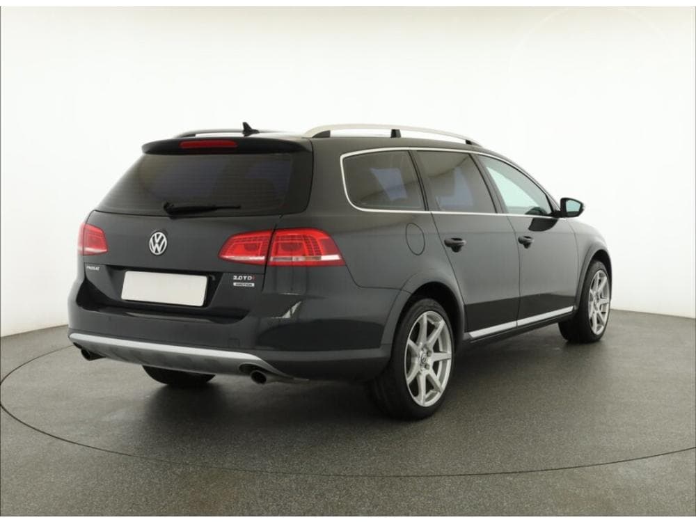 2013 Volkswagen PASSAT - 9