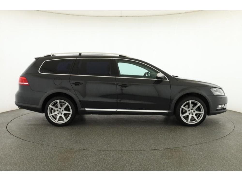 2013 Volkswagen PASSAT - 11