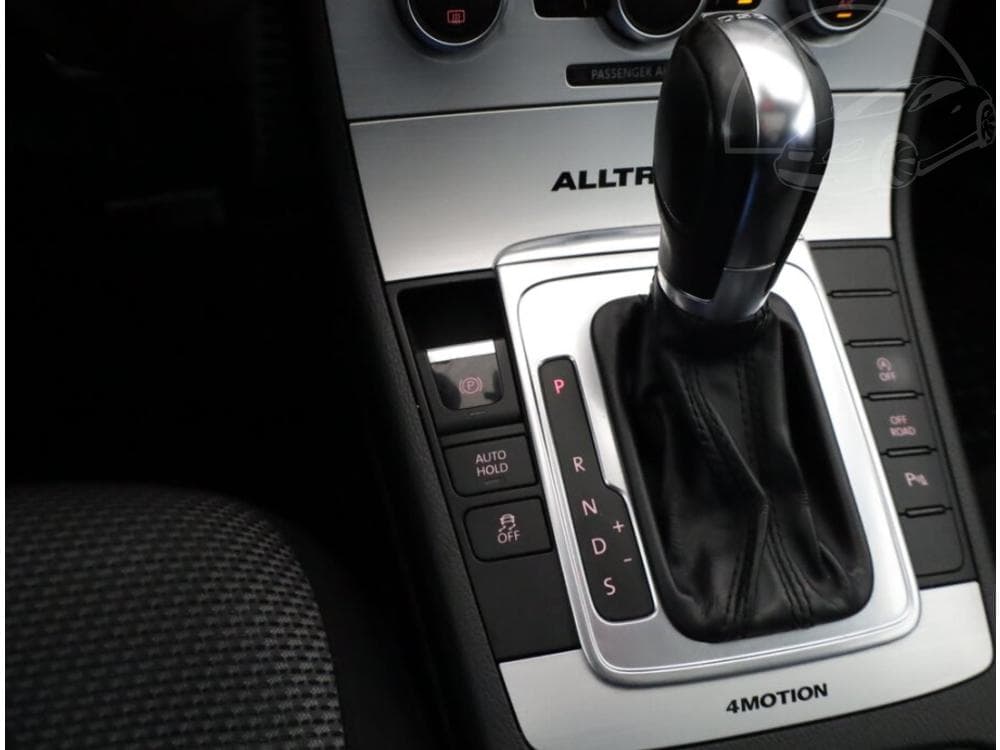 2013 Volkswagen PASSAT - 23