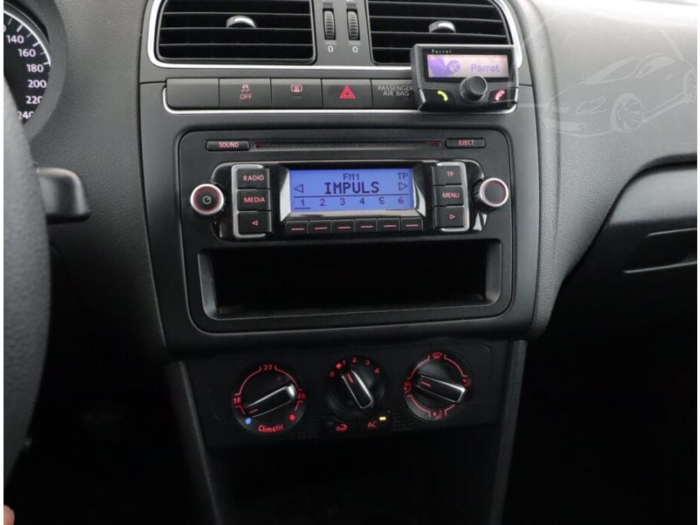 2010 Volkswagen POLO - 9
