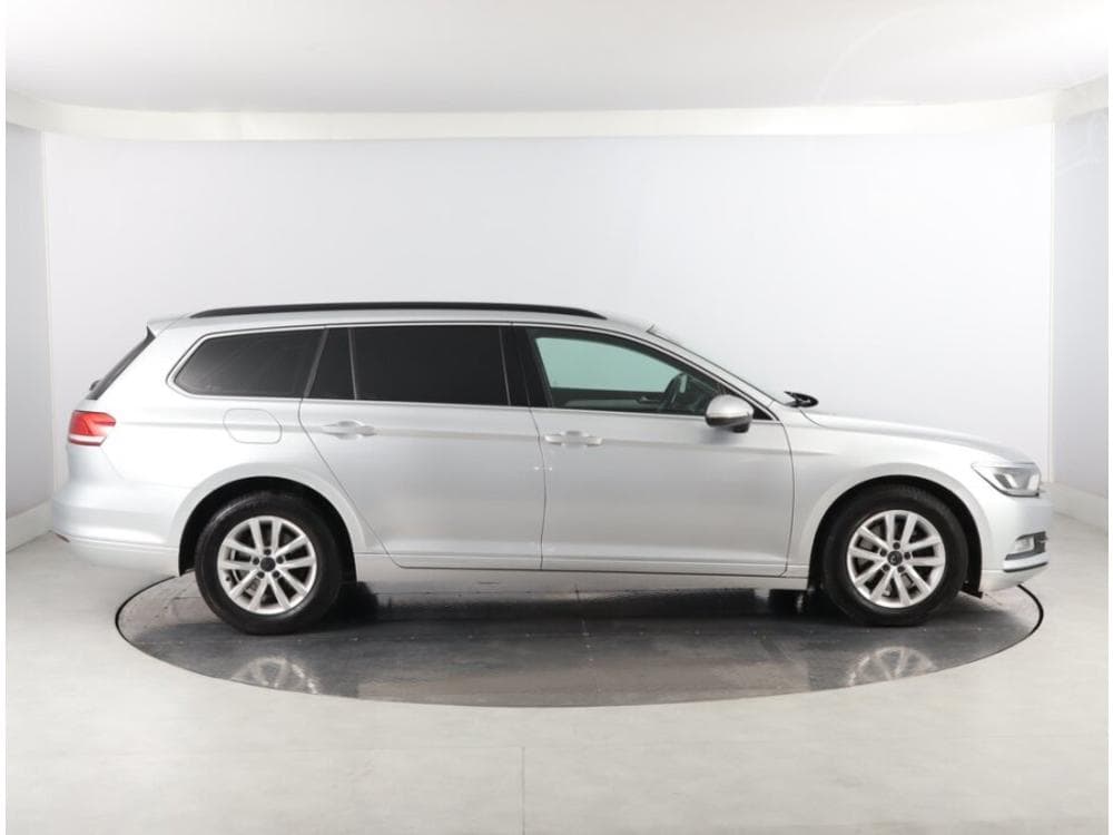 2015 Volkswagen PASSAT - 6