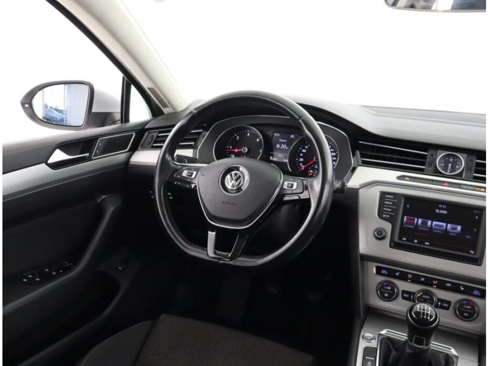 2015 Volkswagen PASSAT - 7