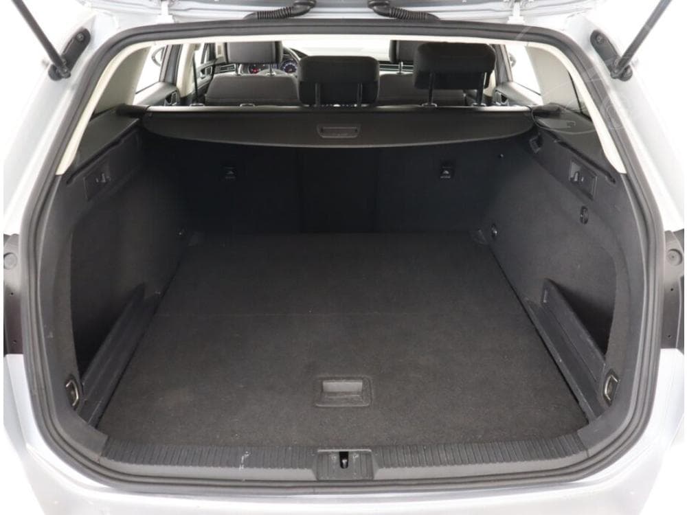 2015 Volkswagen PASSAT - 13